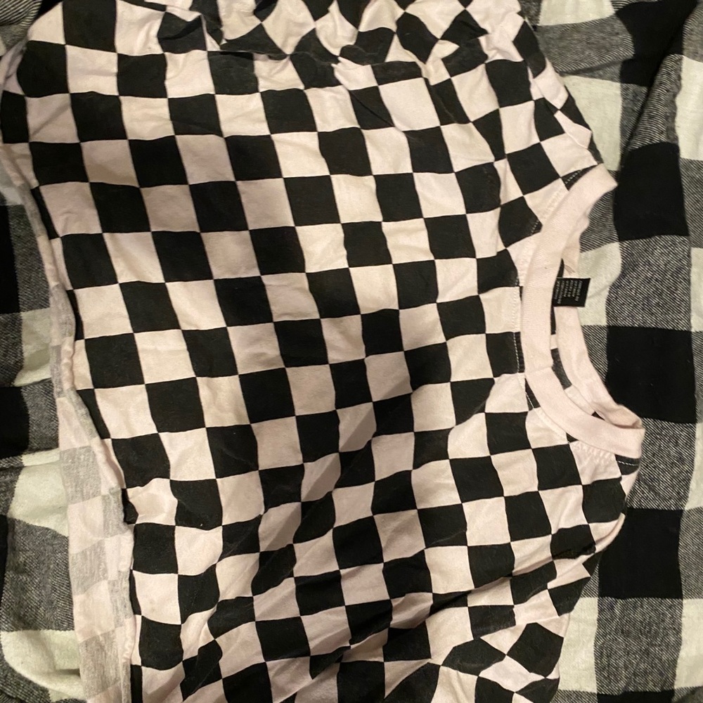 chekered crop top